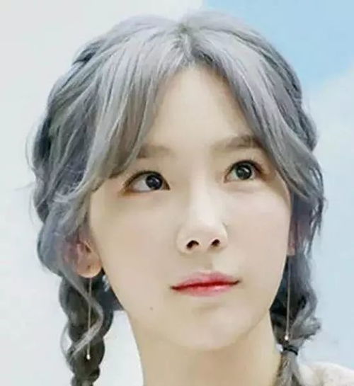 個性少女風隨意切換 解鎖最流行的發色靈感，盡在青木信息